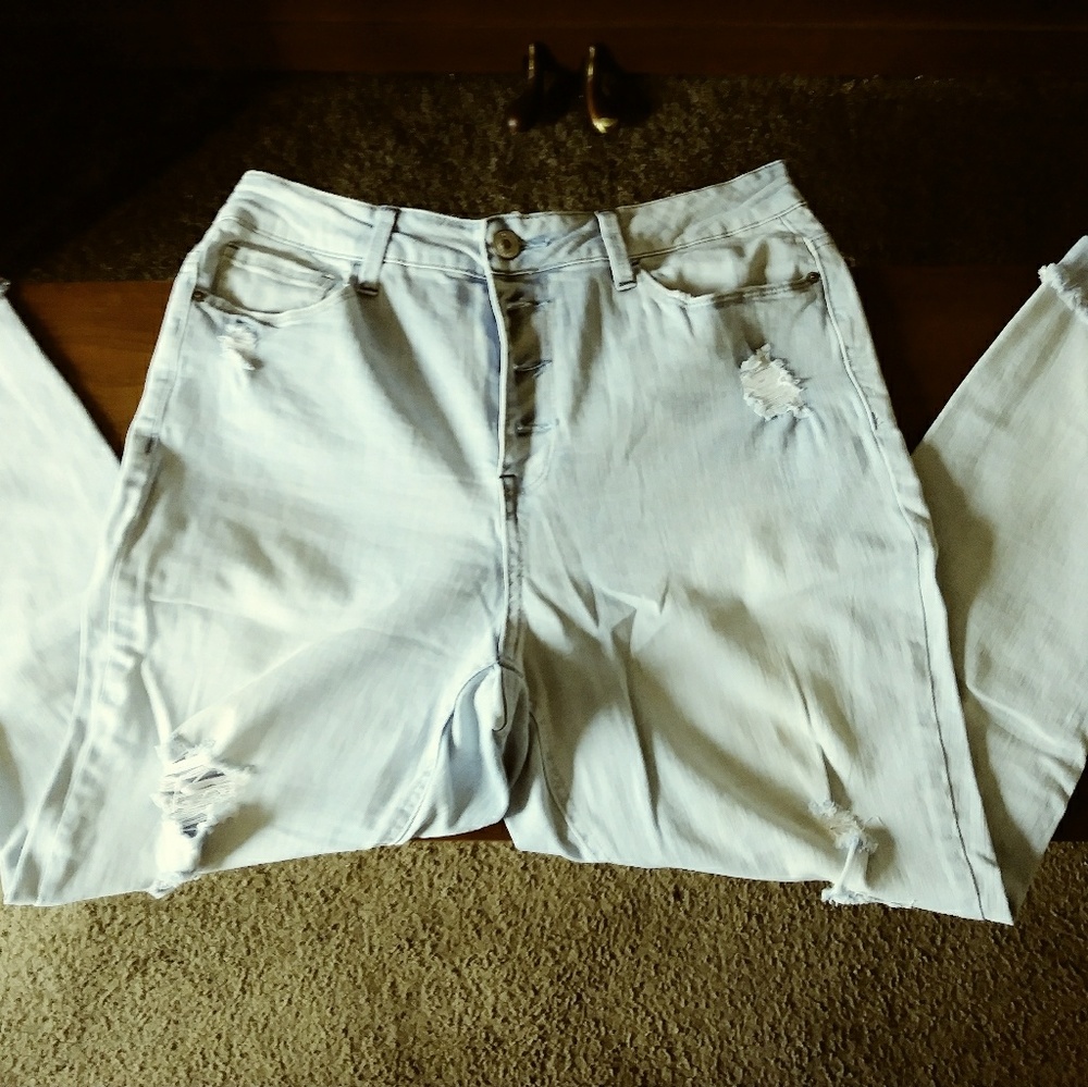 Rue 21 button fly ripped jeans